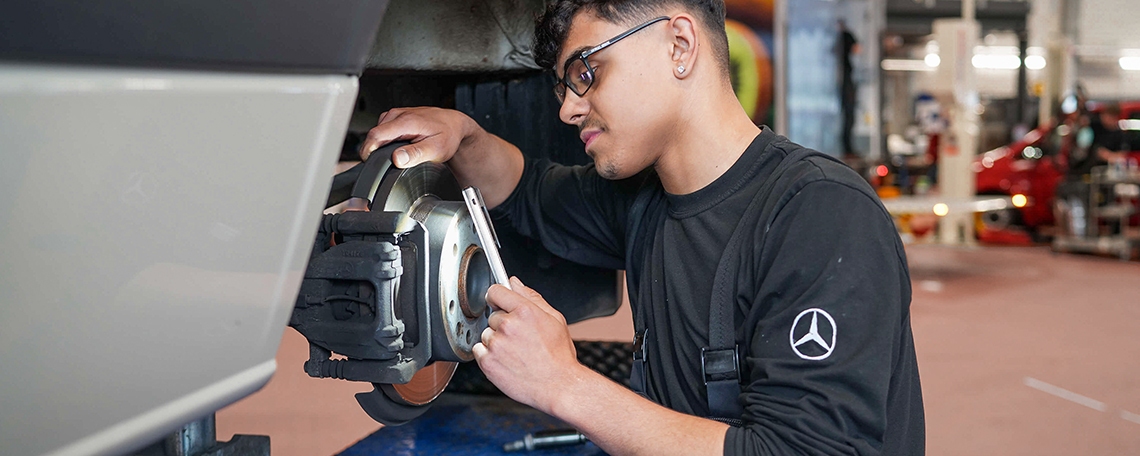 Apprendistato Meccanico/a di manutenzione per automobili AFC veicoli utilitari 2026, 1. figura